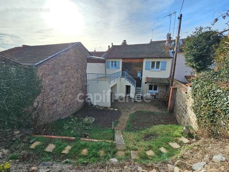 Maison à PANISSIERES