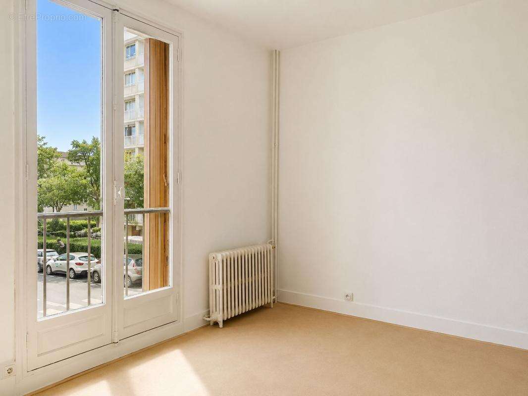 Appartement à CHARENTON-LE-PONT