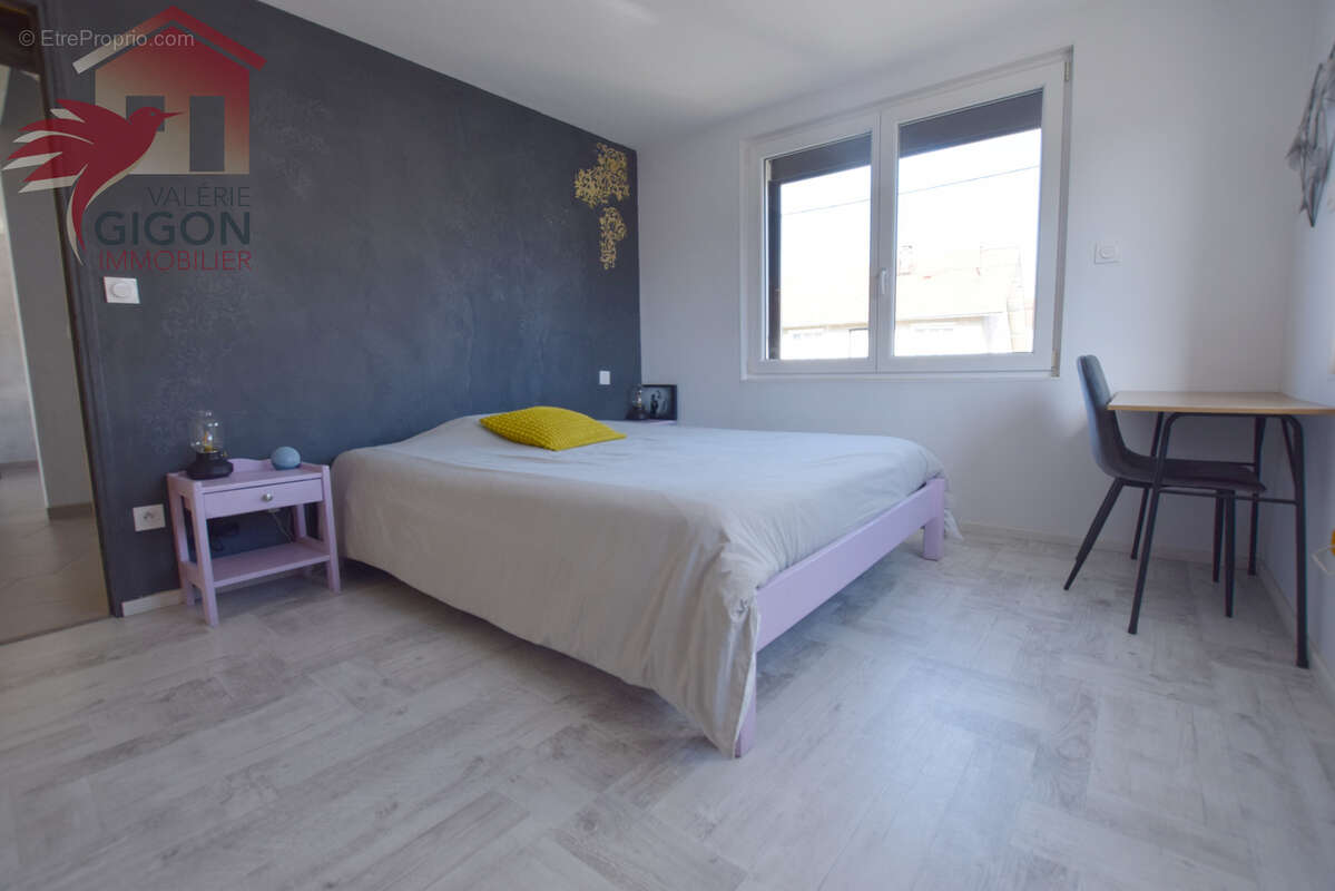 Maison à VIEUX-CHARMONT