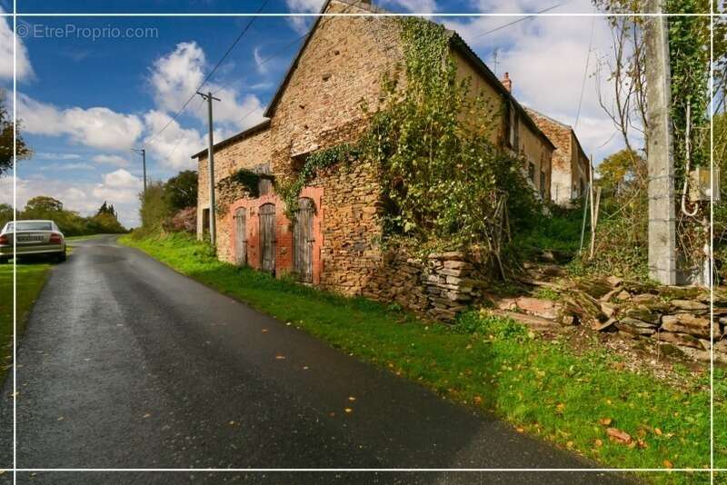 Authentique maison en pierres 180 m² - Investisseurs ou amoureux de rénovation - LIGNEROLLES (36) - photo 8