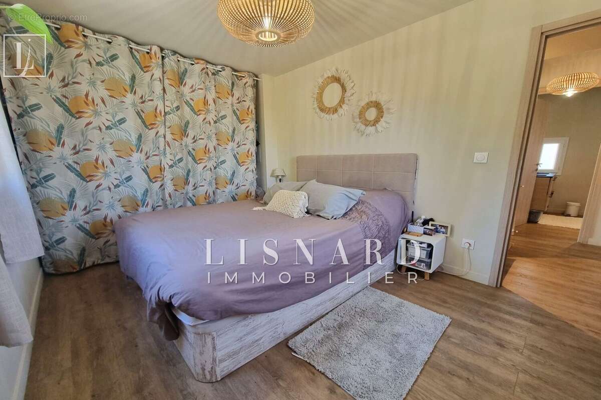 Appartement à VALLAURIS