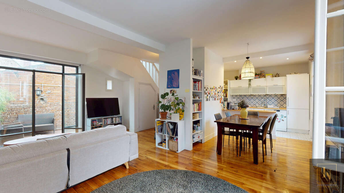 Maison à PARIS-19E