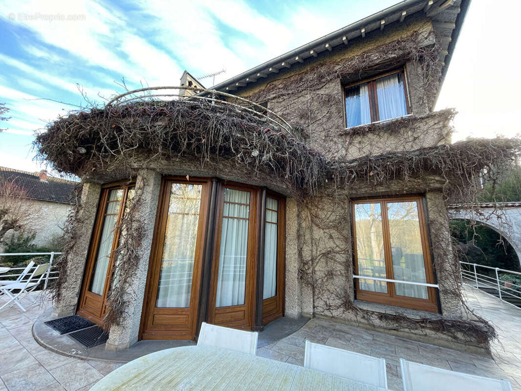 Maison bourgeoise  8 pièce(s) 173 m2 - photo 2