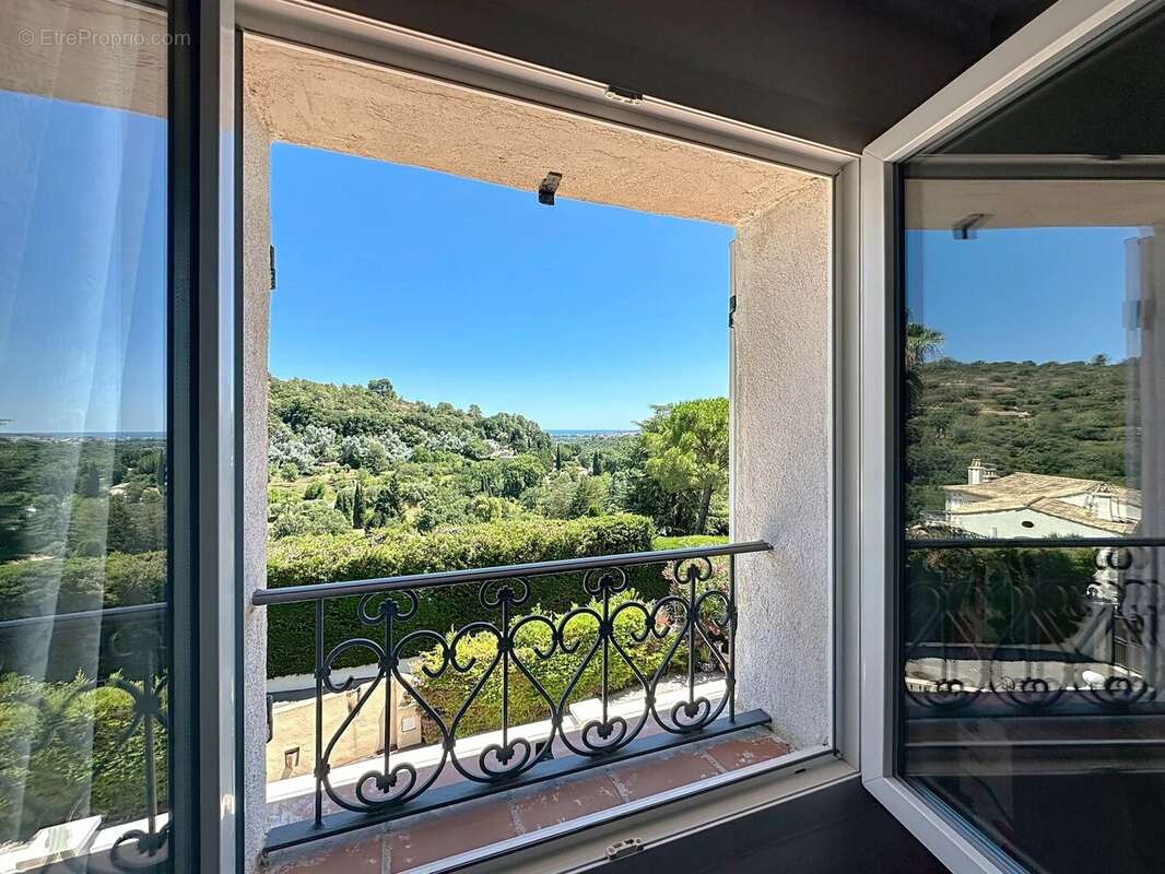 GRANDE VILLA BIOT (06410) vue mer du salon et des chambres - photo 28