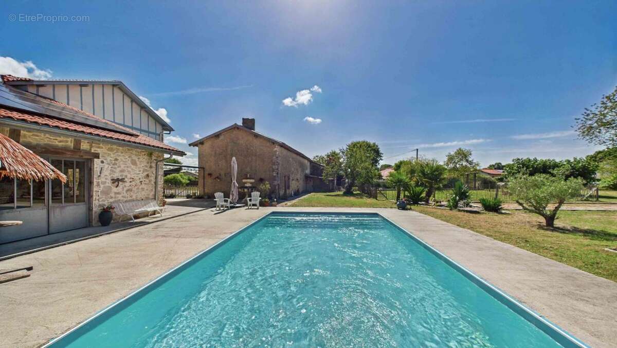 Maison à PORT-DE-LANNE