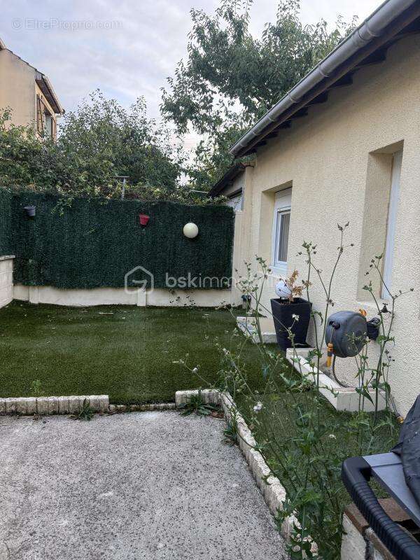 Maison à SAVIGNY-SUR-ORGE