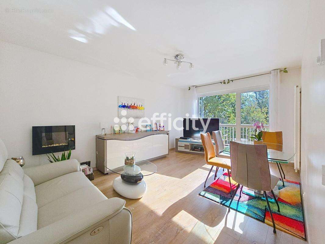 Appartement à LE PLESSIS-TREVISE