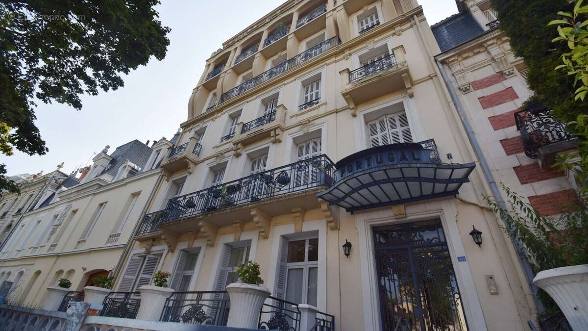 À VENDRE - Appartement T5 122,89 m² avec terrasse proche des Parcs - photo 13