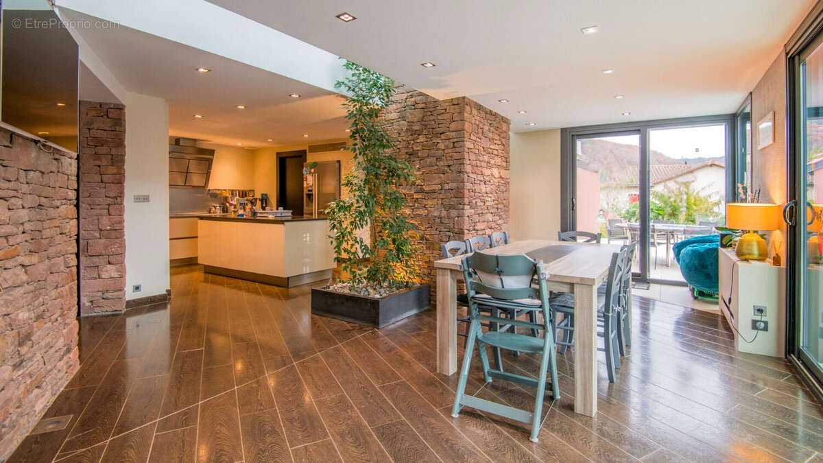 Maison à SAINT-AFFRIQUE