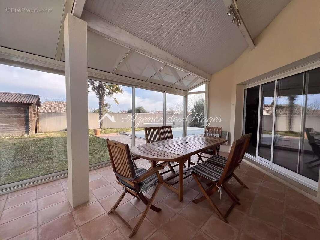 Maison à MESCHERS-SUR-GIRONDE