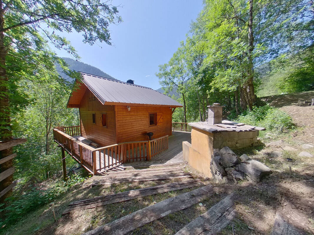 Maison à MEOLANS-REVEL