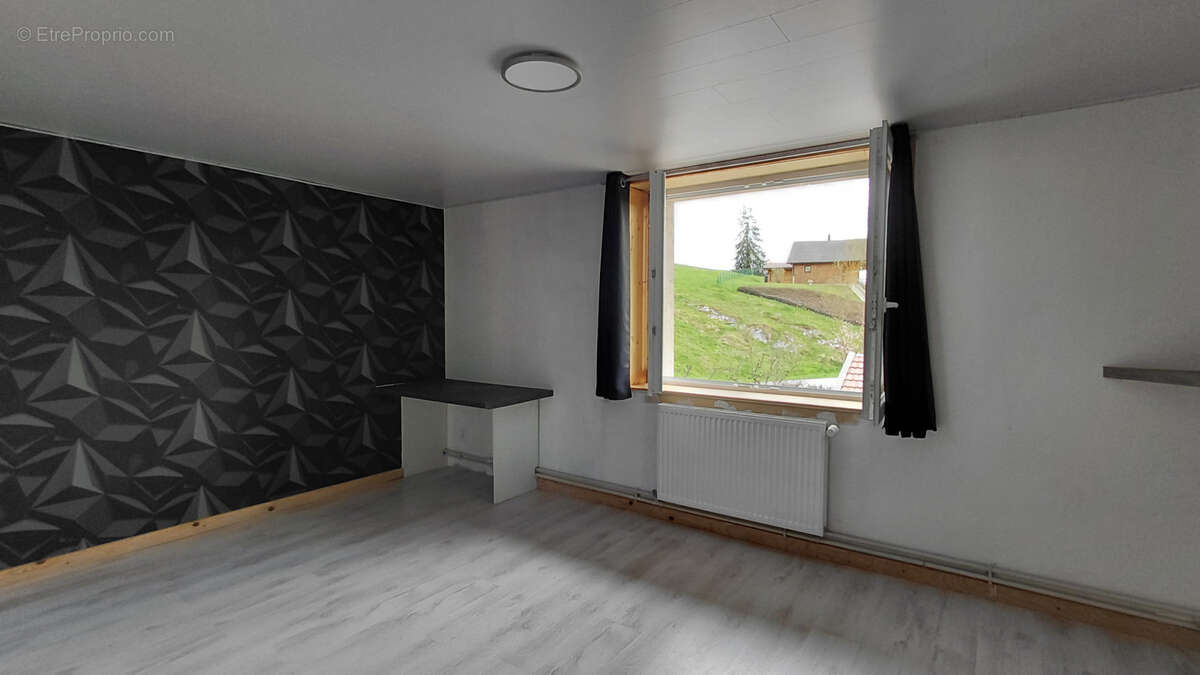 Maison à GUYANS-VENNES