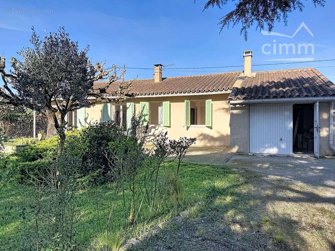 Maison à PERNES-LES-FONTAINES