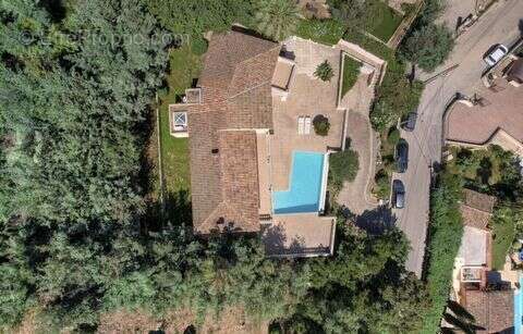 Maison 300 m² à Mandelieu-La-Napoule  - photo 3