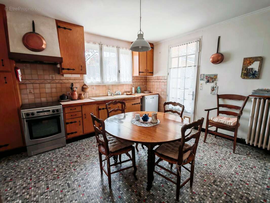 Maison à LE COUDRAY-MACOUARD
