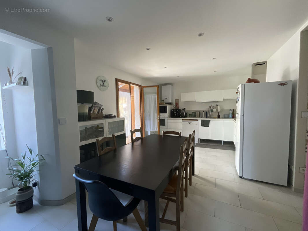Appartement à MEYZIEU