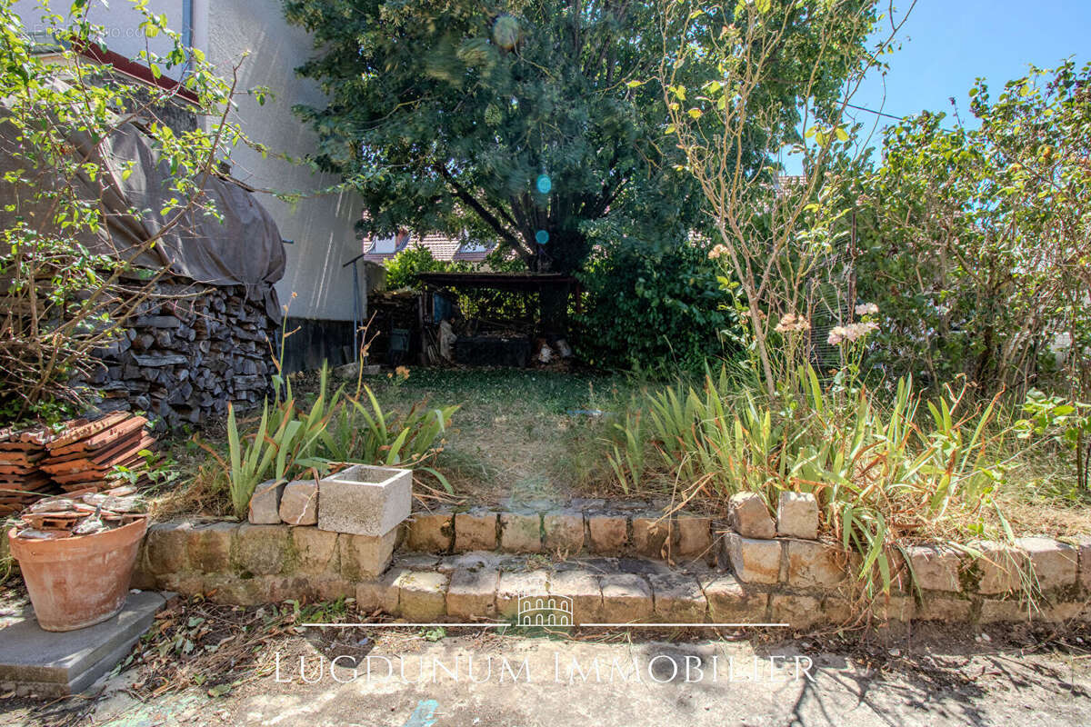 Maison Pont De Cheruy 6 pièce(s) 104 m2 + Jardin + Dépendance - photo 14