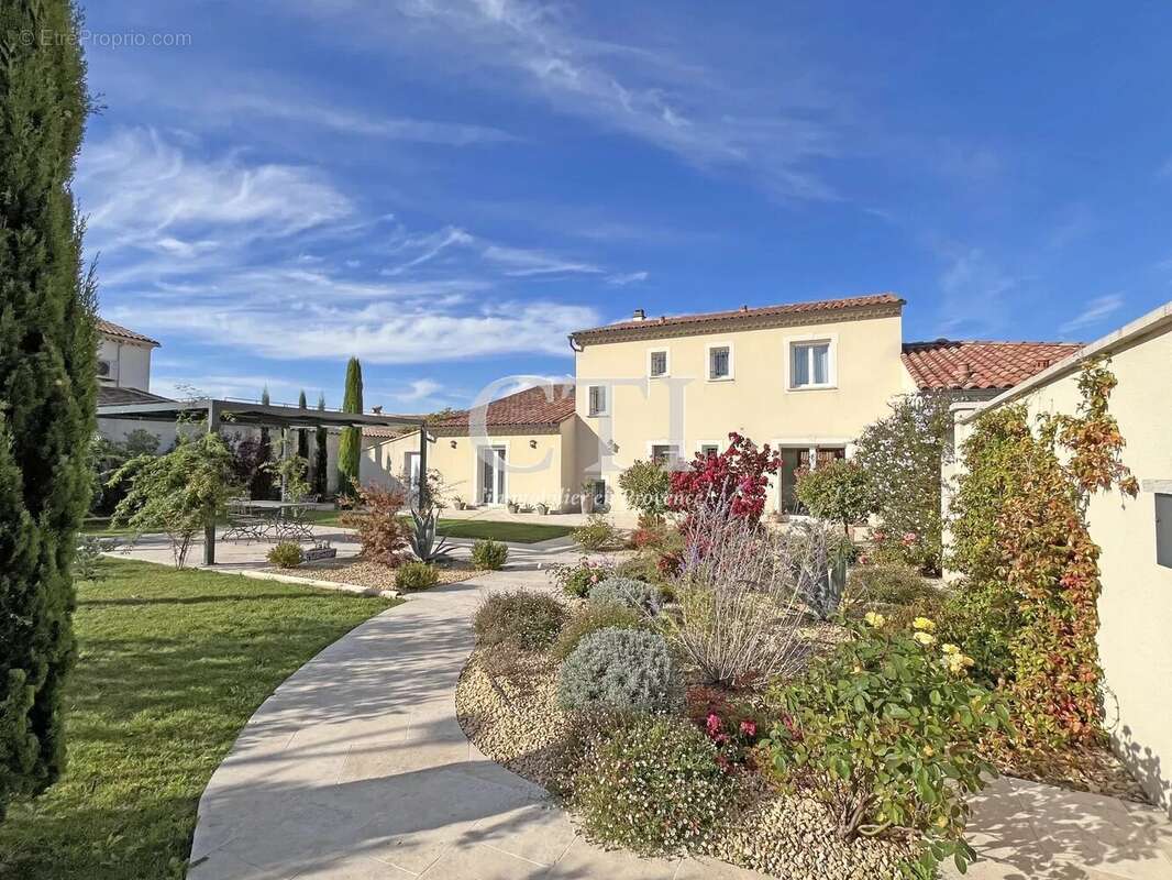 Maison à VAISON-LA-ROMAINE