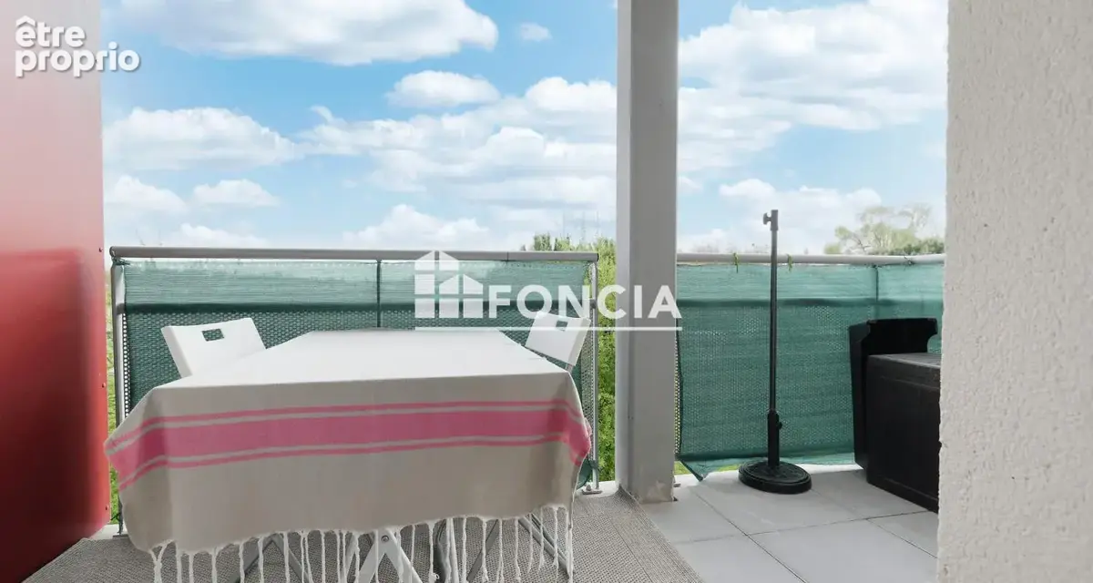 LE MEE SUR SEINE : immeuble des années 2015, appartement T2 de 38m2 Plus  Terrasse et place de Parking - photo 1