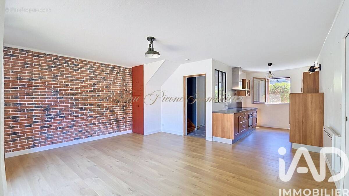 Photo 1 - Maison à BEAUZELLE