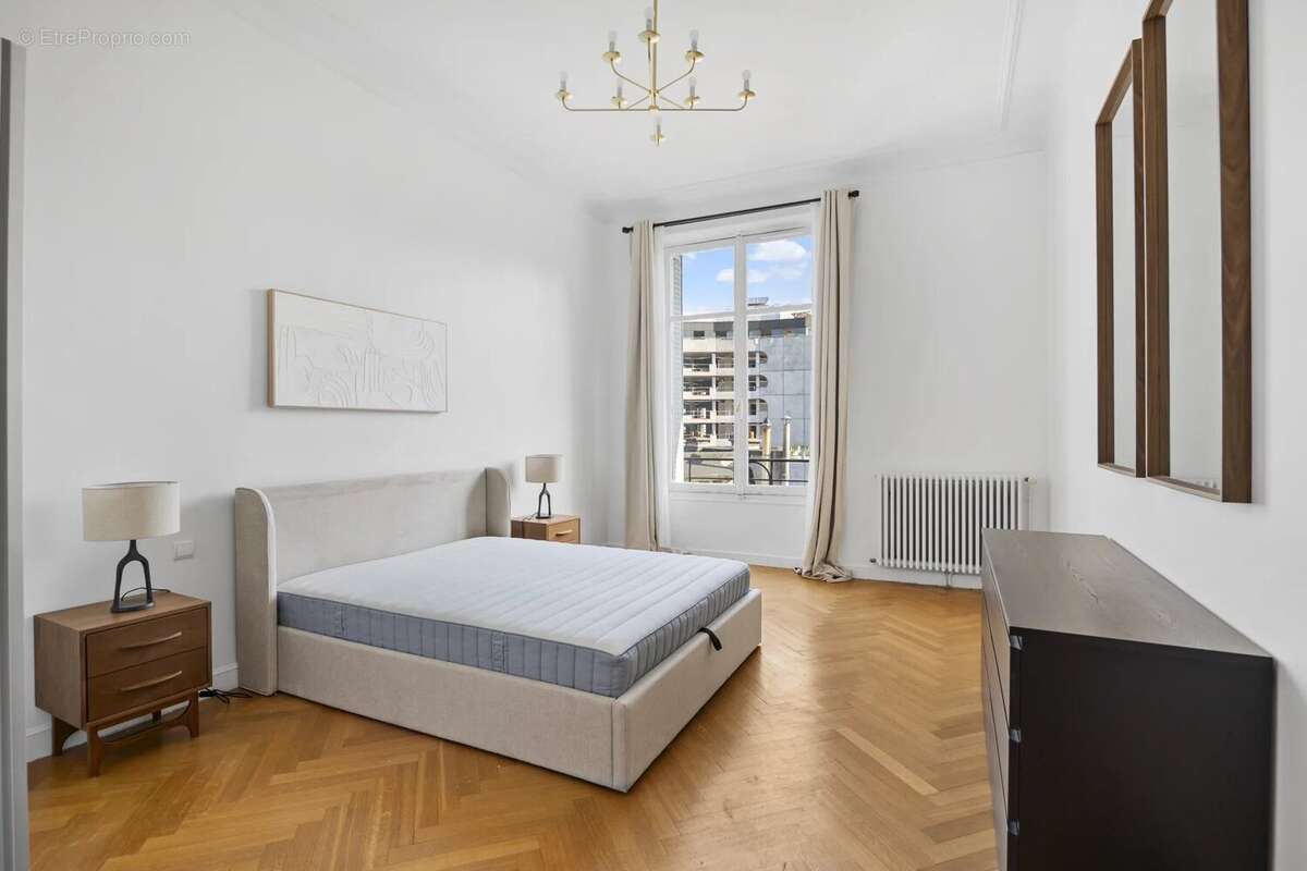 Appartement 190 m² à Paris-16e  - photo 12