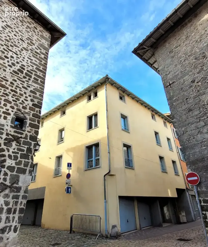 F4 Triplex 119 m² esprit maison avec garage - Plein centre Le Puy-en-Velay - photo 9