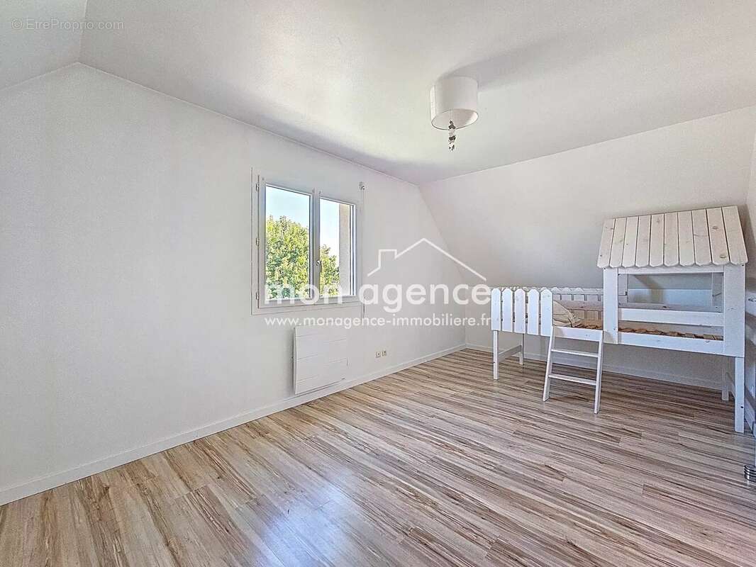 Maison à LA NEUVILLE-CHANT-D&#039;OISEL