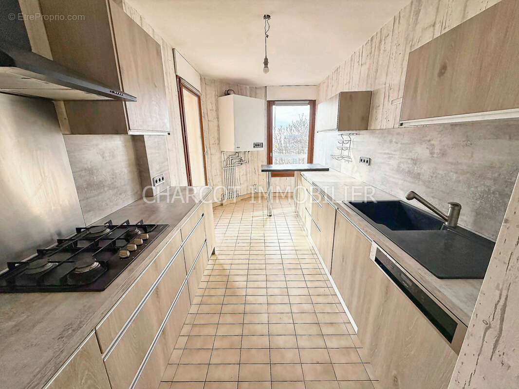 Appartement à TASSIN-LA-DEMI-LUNE