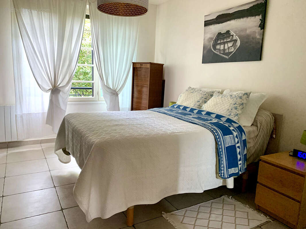 Appartement à MARSEILLE-5E