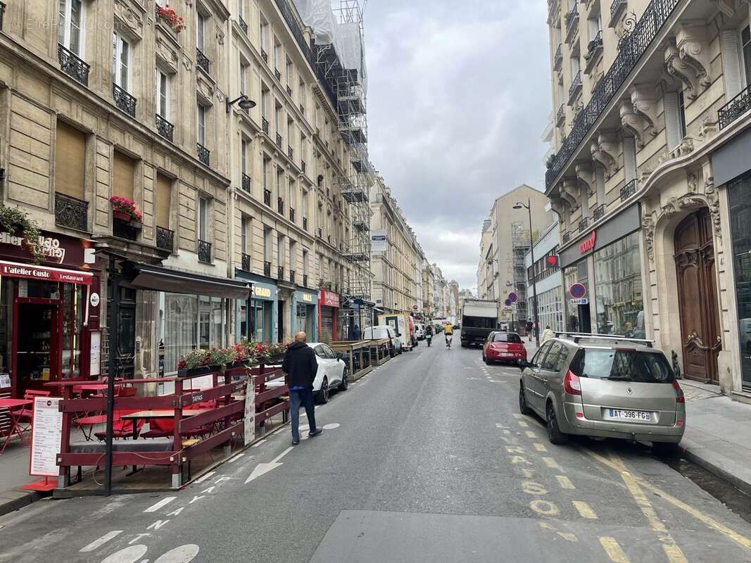Autre à PARIS-11E