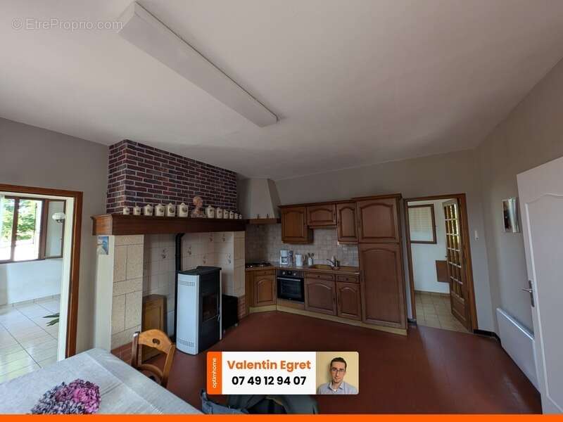 Maison à SAINT-GILLES-DE-LA-NEUVILLE