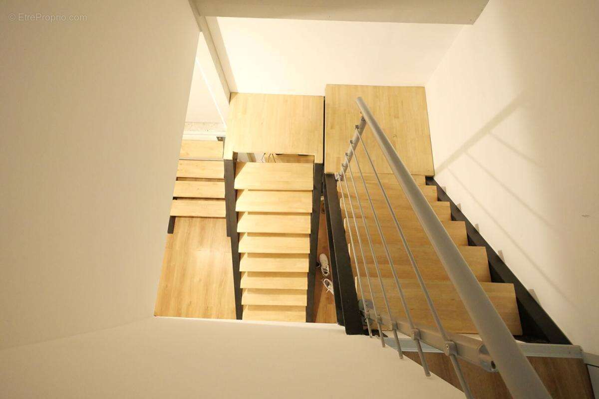 Ensemble immobilier de 366 m2, polyvalent et exceptionnel, jardin de 300 m2. Proche du centre d'Angers, ce bie - photo 5