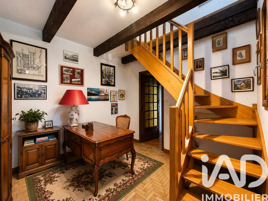 Maison 166 m² à Estaing  - photo 9
