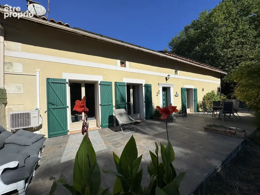 Maison 7 pièces 197 m² à vendre à Rioux-Martin (16210) - photo 4