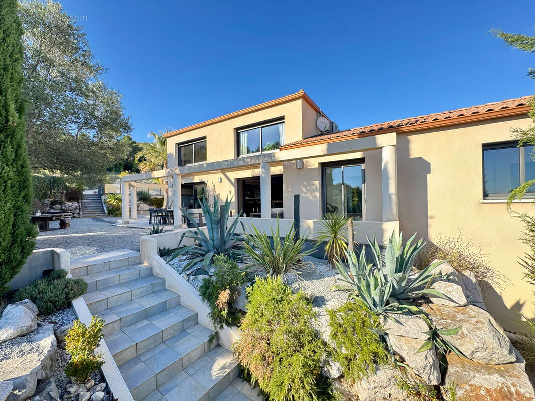 Maison à VAILHAUQUES