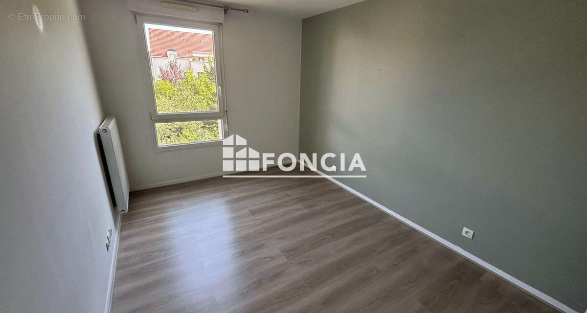 Appartement à MONTIGNY-LE-BRETONNEUX