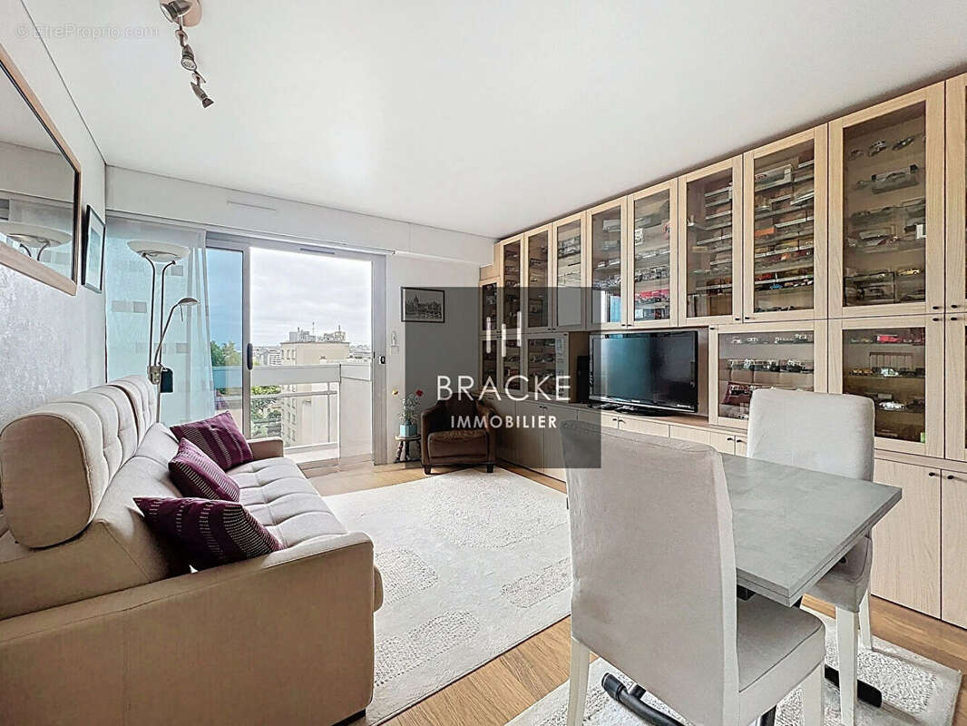 Appartement à COURBEVOIE