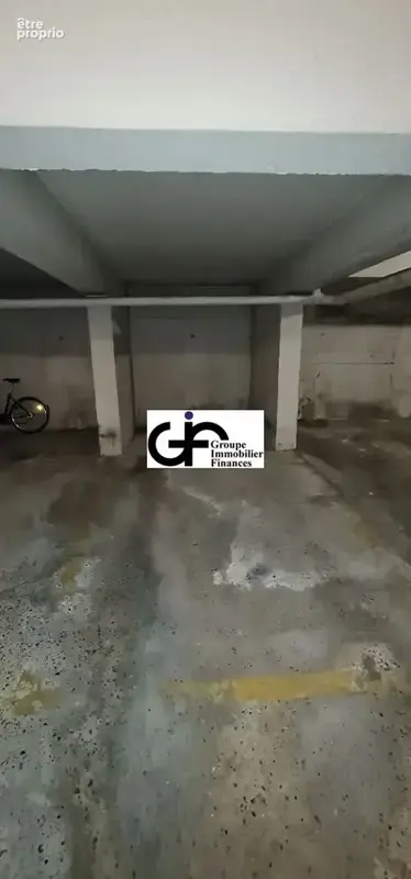 Parking à PARIS-16E