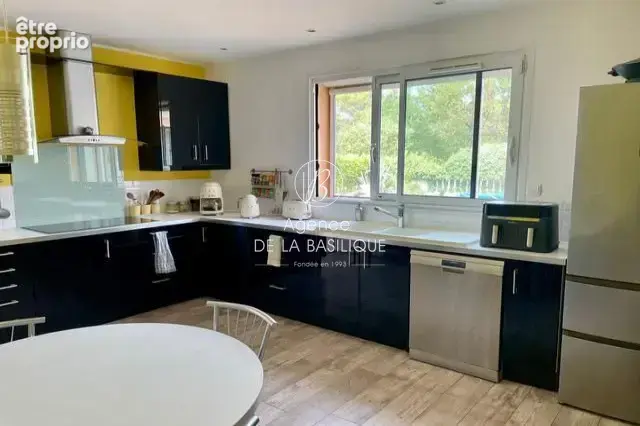Maison 190 m² à Nans-Les-Pins  - photo 8