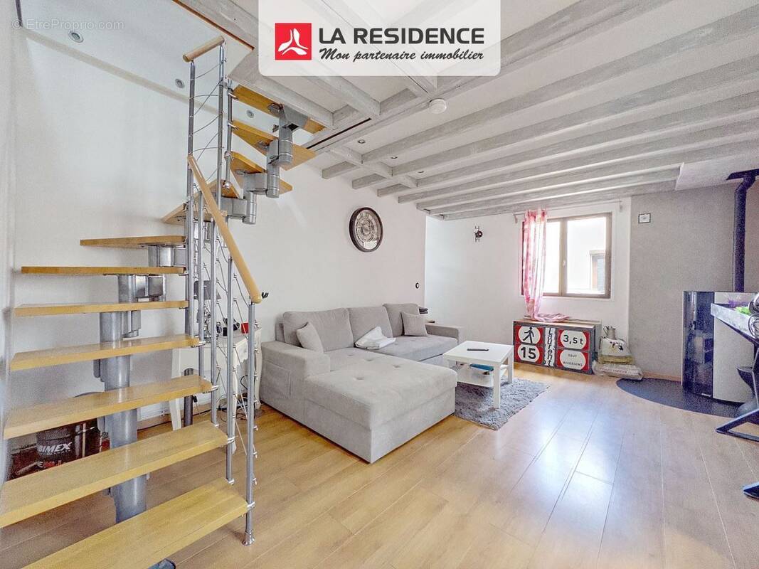 Appartement à AULNAY-SUR-MAULDRE