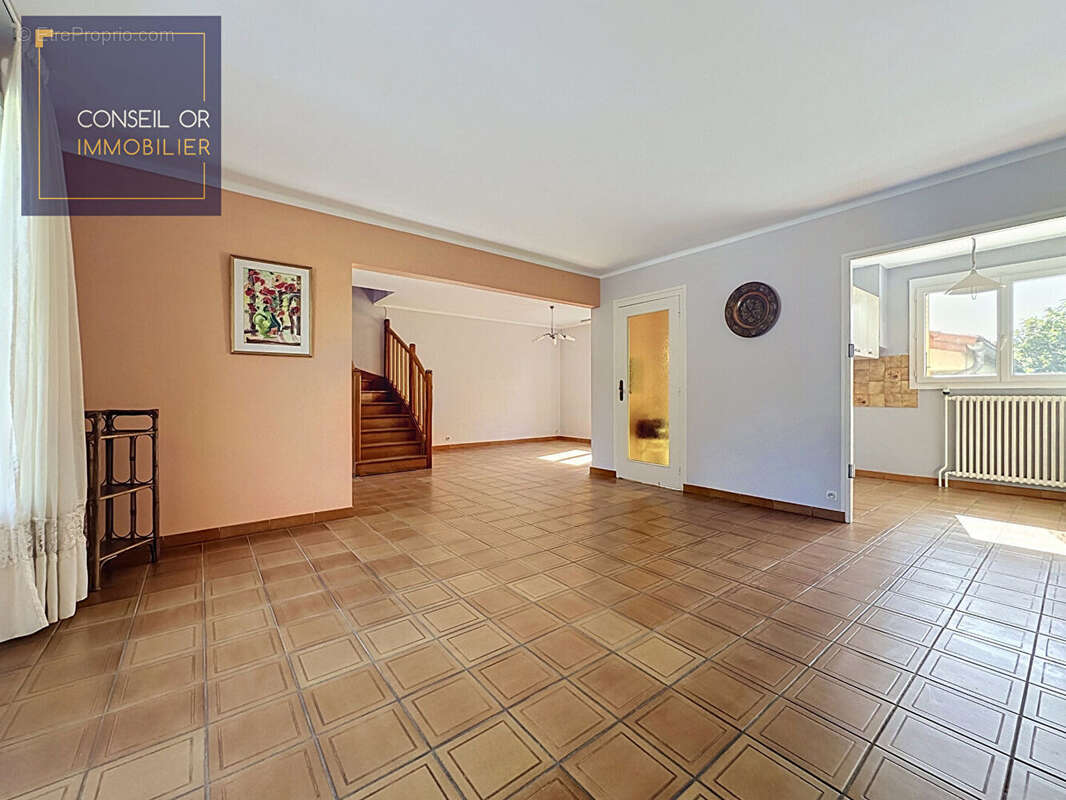 Maison Saint Genis Laval 4 pièce(s) 165 m2 - photo 2