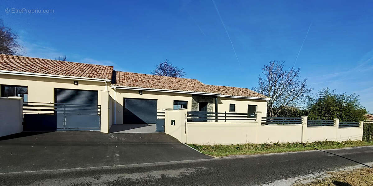 Maison à EYRANS
