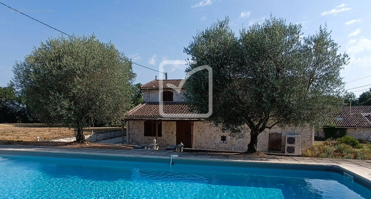 Maison à MONTAUT