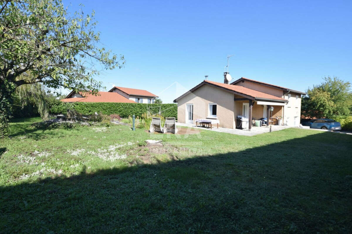 Maison à CHAZAY-D&#039;AZERGUES