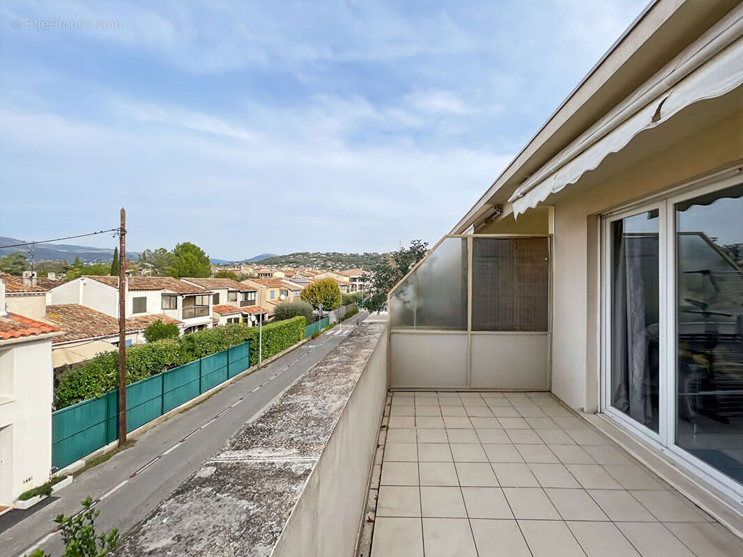 Appartement à MOUANS-SARTOUX