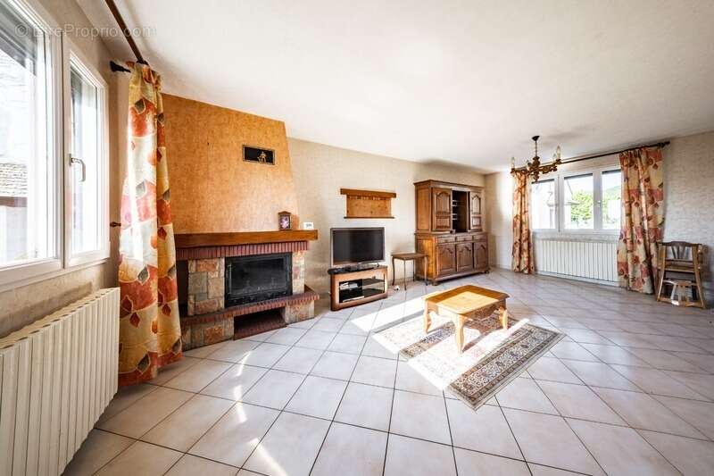 Maison à COUCHEY