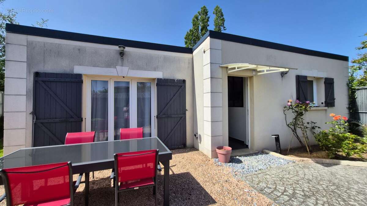 Maison à SAINT-GERMAIN-LES-ARPAJON