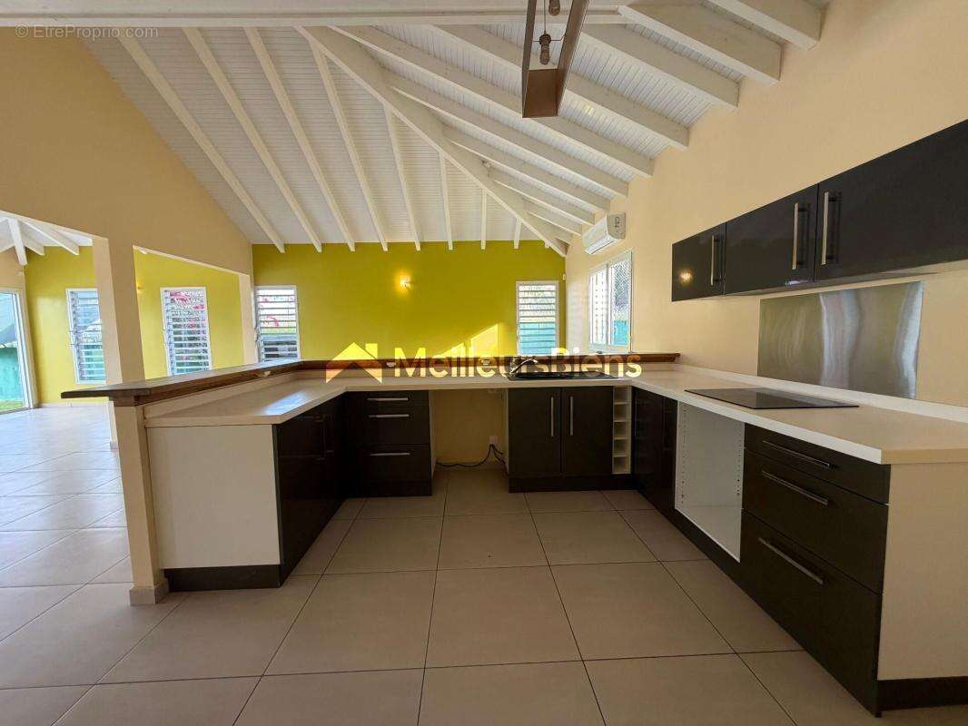 Maison à PETIT-BOURG