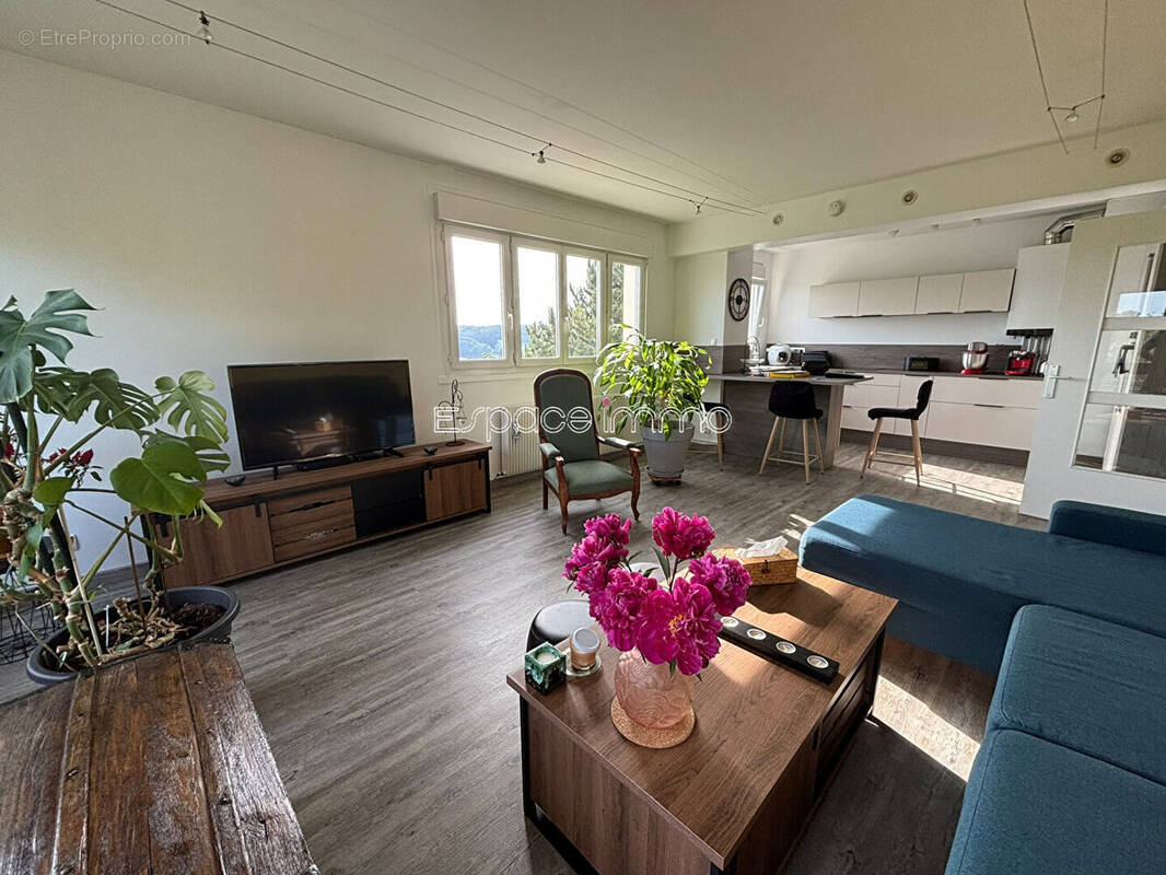 Appartement à DEVILLE-LES-ROUEN