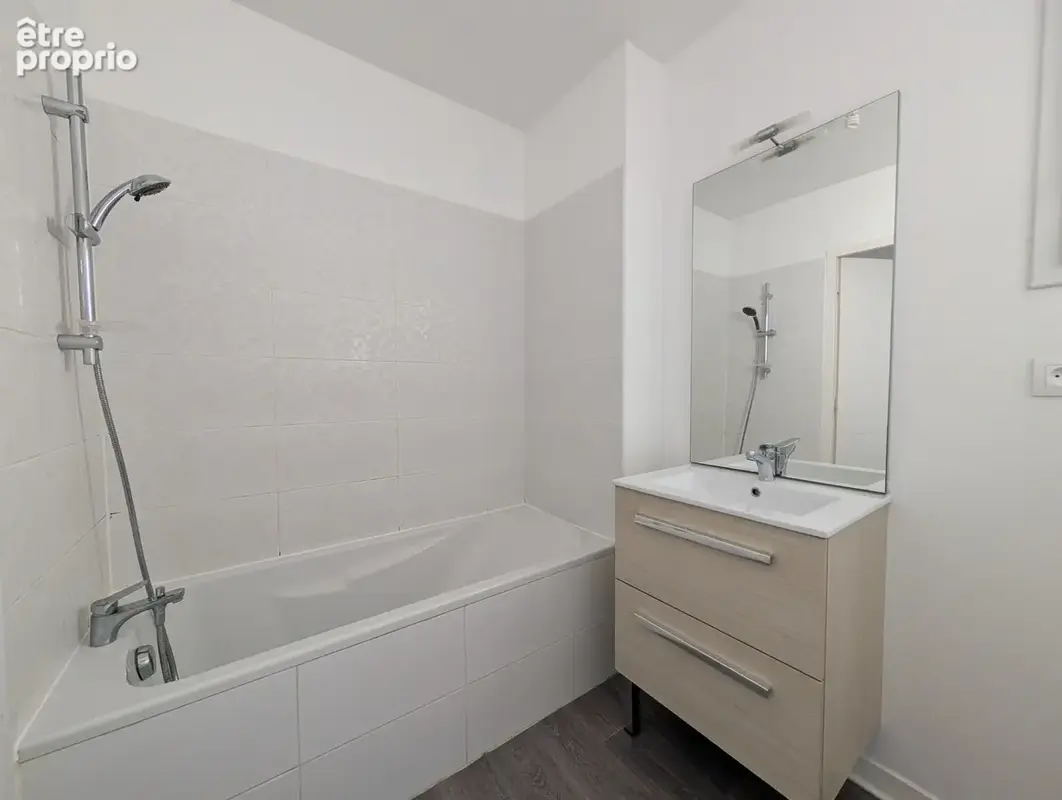 Appartement T3 63.36 m2 Duplex avec Jardin 45m2 et Stationnement Privatif à Roquefort-la-Bédoule - photo 8